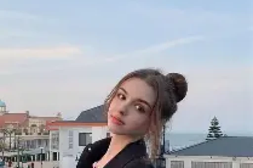 美国第一顶流八卦居然真的被拍了出来